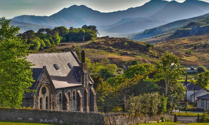 Capel-Curig House | Mountain Church