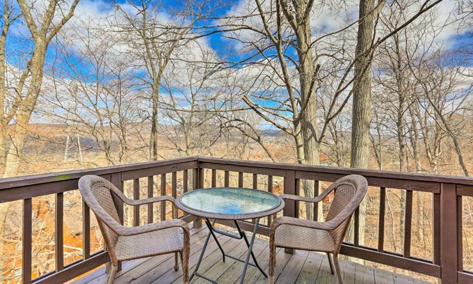 Vernon Apartment | Mountain Creek Condo with Grill Walk to Lifts!