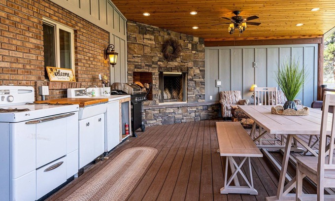 Woodland Estates Apartment | Mountain Haus - Game Room, Home Gym, and Hot Tub