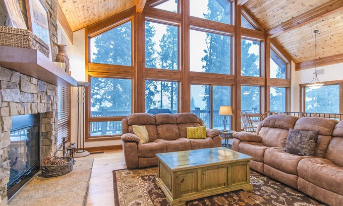 Sunset Ridge House | Mountain Home close to Winter Park Resort. WHOLE HOUSE CENTRAL A/C & HOT TUB