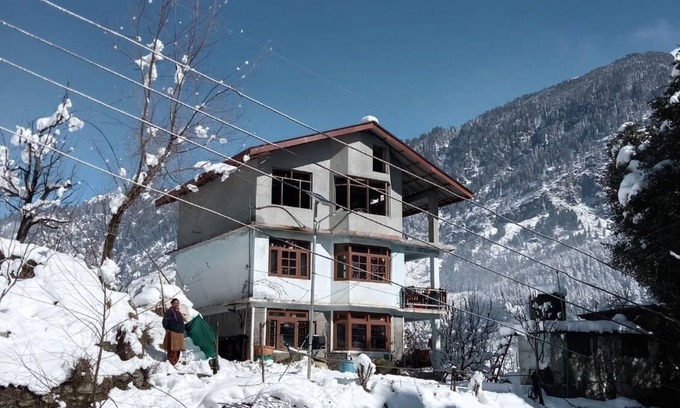 Manali Bed & Breakfast | Mountain Homestay within Apple Orchards(pet friendly)