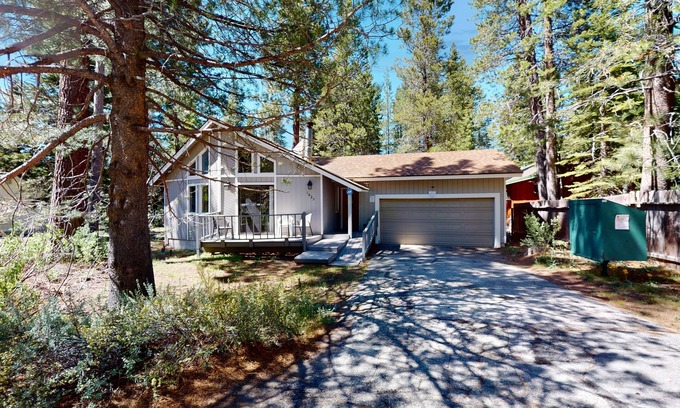 Tahoe Paradise House | Mountain living near the lake - dog-friendly escape with deck & woodstove