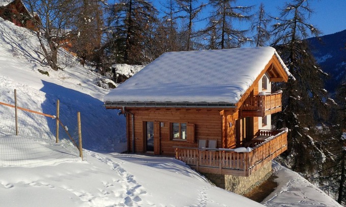 Heremence Ski Chalet | Mountain Lodge LOULOU: luxury chalet with sauna at 250 m from the ski elevator.