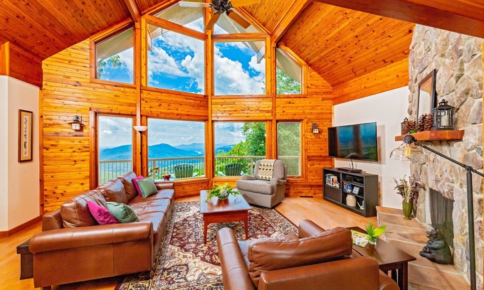Old Fort House | Mountain Lure: VIEWS OF BLUE RIDGE MTNS & LAKE LURE - NEAR ASHEVILLE & BLACK MTN