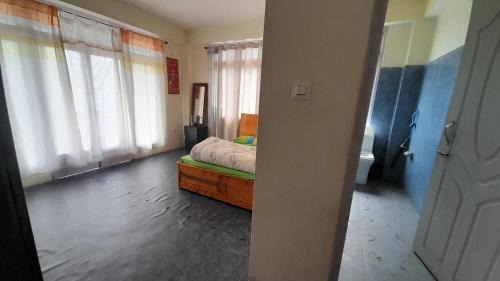 Geyzing House | Mountain Majesty Homestay, Sombaria