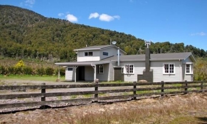 Tongariro National Park House | Mountain Max's Lodge in Tongariro National Park