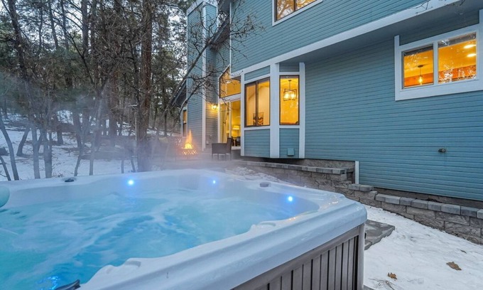 Colorado Springs House | Mountain Modern Retreat! Ford Amph/BBQ/Fire Pit/Hot Tub