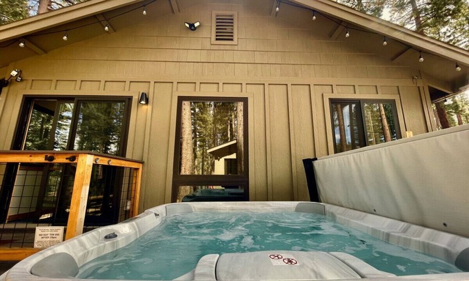 Mountain View Estates House | Mountain Pine Memories - Pets + Hot tub + Fire pit