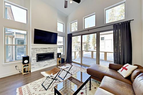 Rendezvous House | Mountain Sky Cottage