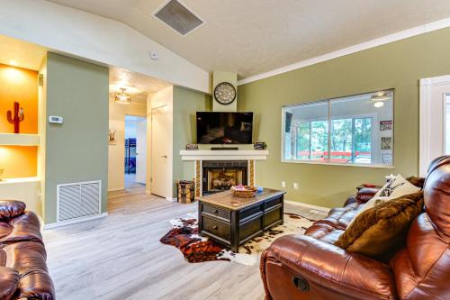 Prescott House | Mountain-View Deck Pet-Friendly Home in Prescott