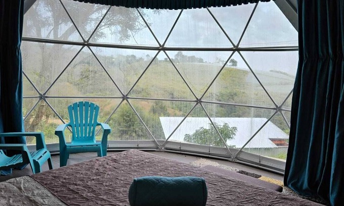 Roble RV Rental | Mountain view dome, pet friendly, trails and near Poas Volcano.