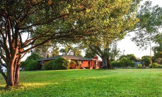 Mead House | Mountain View Farmhouse; lots of extras!