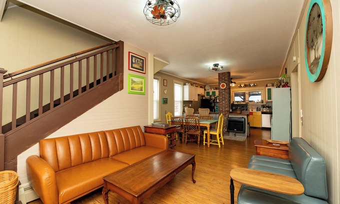 Canaan Valley House | MOUNTAIN VIEW HOUSE, 4-bedroom, pet friendly house with bike shed with AC, WiFi