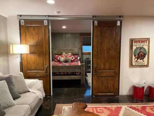 Ennis House | Mountain View Retreat