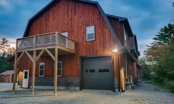 Littleton House | Mountain view retreat with furnished deck, kitchen, gas grill, & washer/dryer