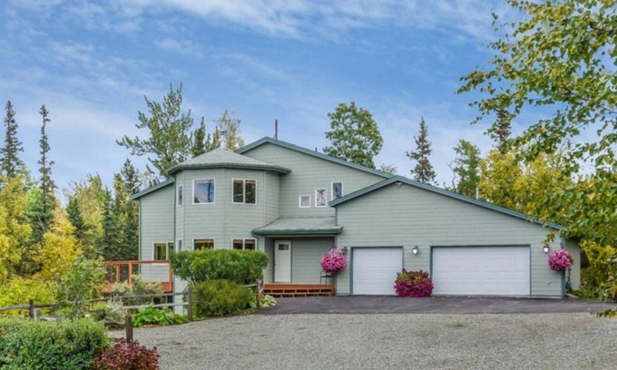 Gateway House | Mountain Vista Retreat, Excellent Views, Private entrance and living area