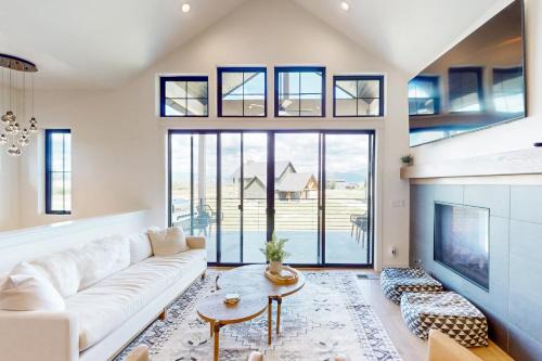 Tamarack House | Mountain Vista Retreat
