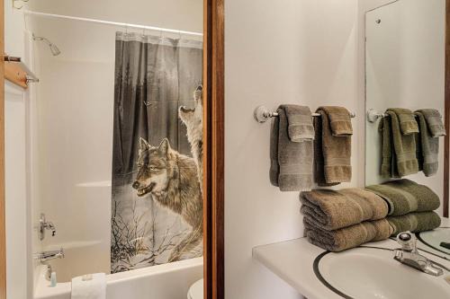Oroville House | Mountaineer Cabin