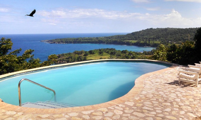 Boston Bay House | Mountainside Guesthouse with stunning coastline views