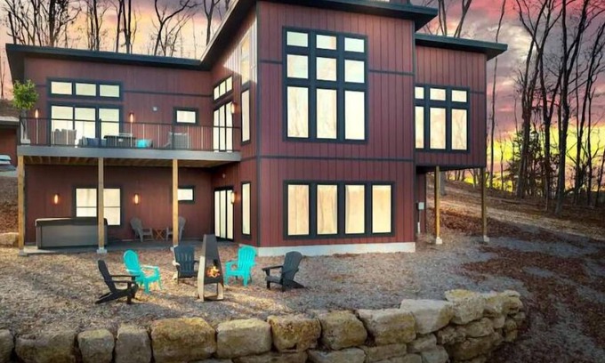 Innsbrook House | Mountaintop living at one of the highest points in Innsbrook!