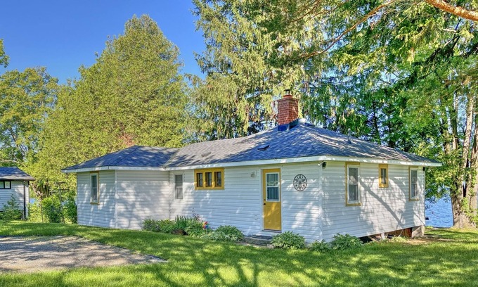 Rideau Lakes Ski Chalet | Mountainview Shores- Westport Ontario