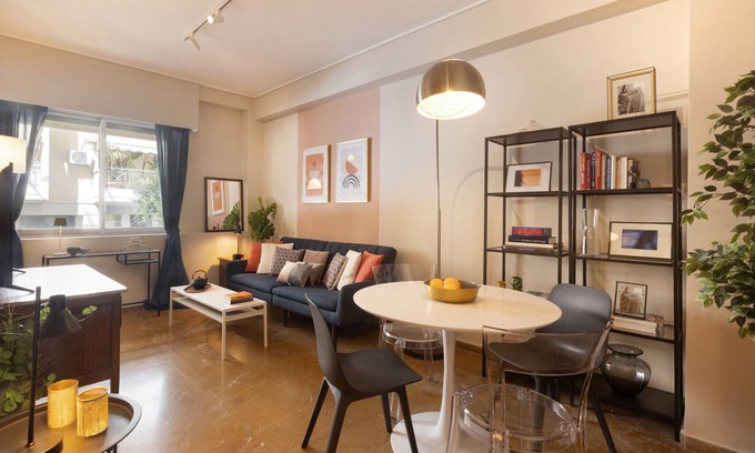 Pasalimani Apartment | Moutsopoulou66 · Marina Zeas apartment by the sea