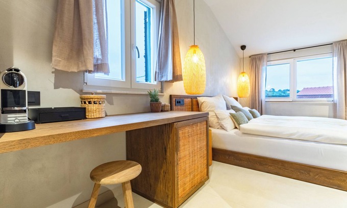 Cove Donja Krusica (Donje selo) Bed & Breakfast | Moya Boutique Sleep - Sunset Bliss Suite 1