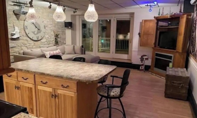 Guttenberg Apartment | Mr. Rogers River View