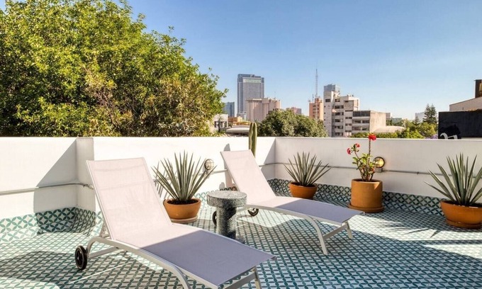 Zona Rosa Apartment | Mr. W | Spacious 1Br, great location Juarez