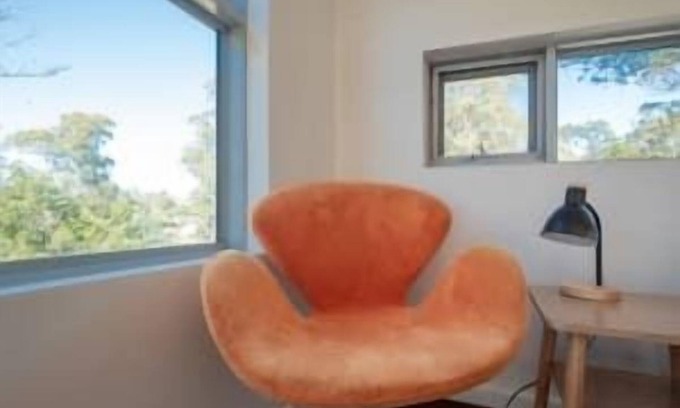 Trevallyn Cabin | Mr. Wooden Box Bush Retreat: 5 minutes from CBD