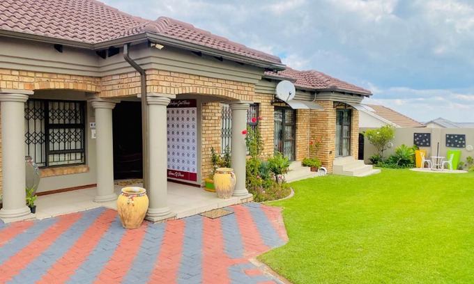 KwaMhlanga House | Mrhali Boutique Guest House