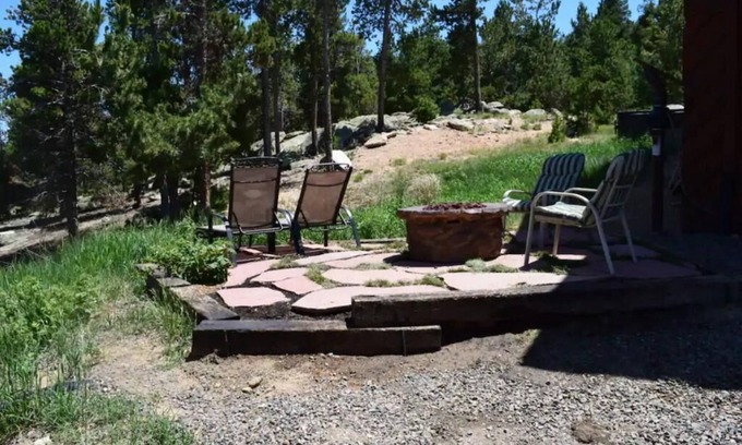 Coal Creek Apartment | Mtn Retreat: Hike ,Hot Tub, Explore CO, Ski, Relax