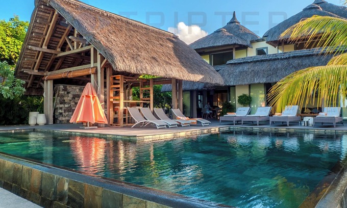 Belle Mare Villa | Perfect beach house with private pool in Belle Mare - Searou by TRIPTER