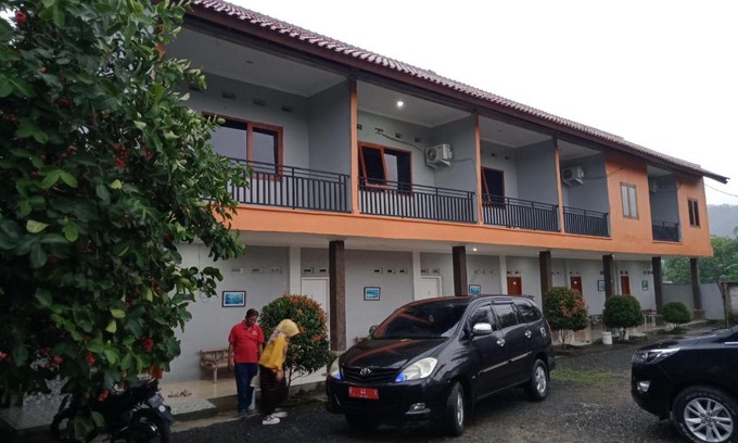 Pelabuhan Ratu House | Mugny family
