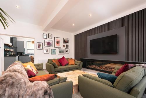 Todmorden House | Mulberry Boutique Stay, Canal-Side Near Hebden