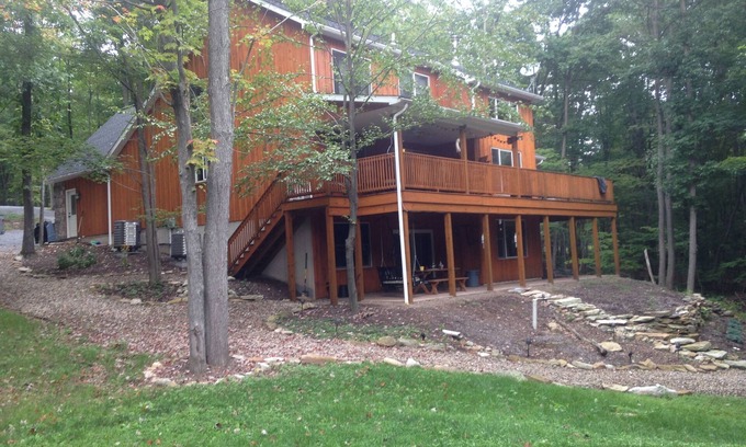 James Creek House | Multi-Family Getaway at Raystown Lake in Central PA
