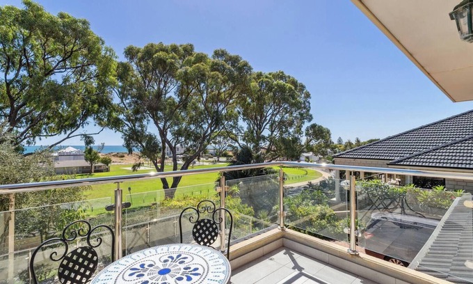 Silver Sands House | Multi-Family Retreat: Beach Park Views