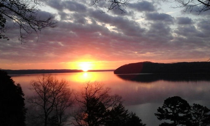 Waterloo Cabin | Multi-level Cabin With Private Dock On Secluded Cove, Sleeps 8 To 9