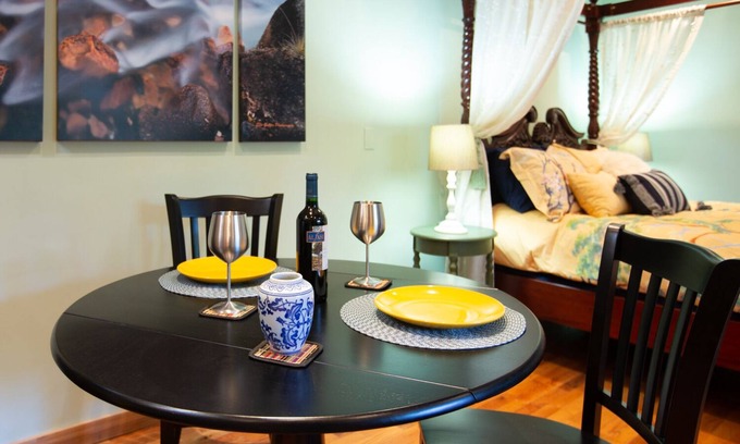 Multnomah Village Bed & Breakfast | Multnomah Hidden Pond - stunning upscale romantic in lush background setting