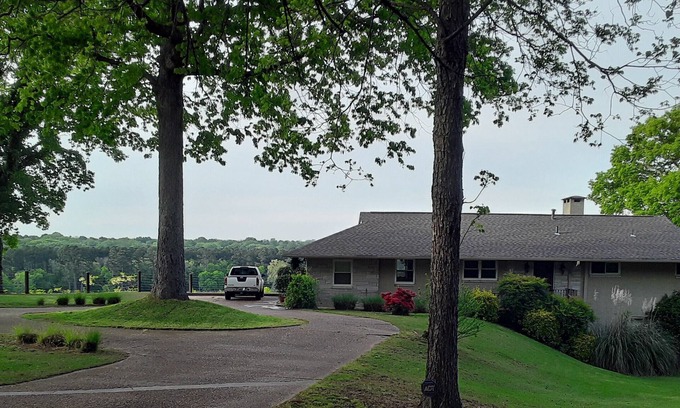 Sheffield House | Muscle Shoals Music House