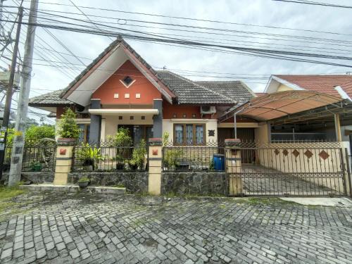 Depok House | Mutiara Babarsari Homestay Jogja