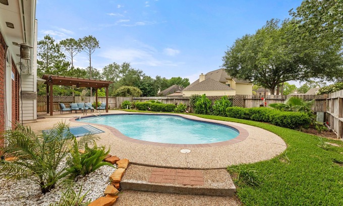 Clear Lake House | My Amazing Bay House & Pool