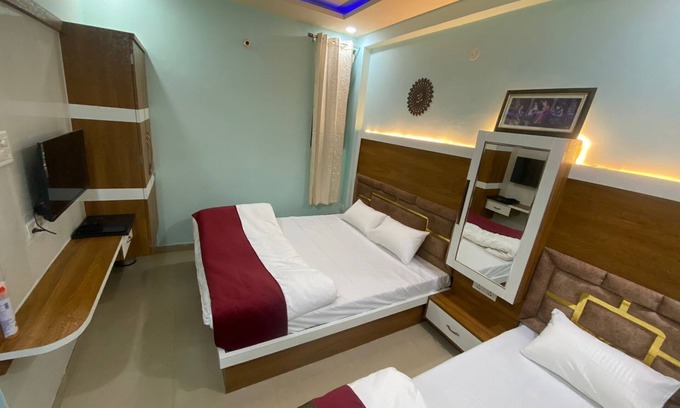 Varanasi Apartment | My property is in the middle of Kashi, Kashi Vishwanath temple is 1.5km away