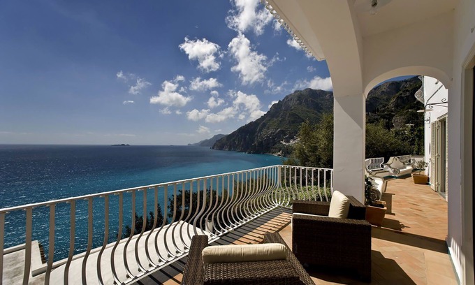 Arienzo Villa | My Rental homes - Villa Magnolia, in Positano, with hot tub and sea view