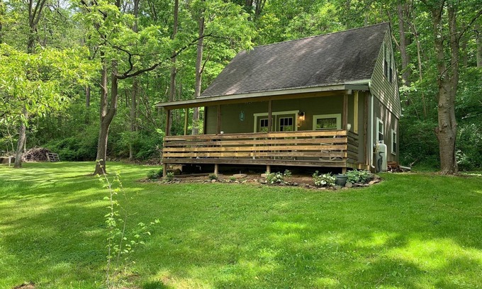 Rocky Ridge Cabin | Myersville-Private 9 ac cabin on the Middle Creek, yet close to it all.