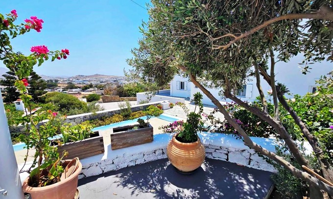 Ano Mera House | Mykonian Breeze