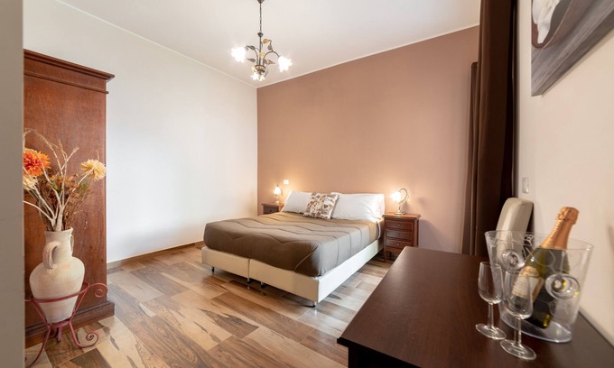 Fiumicino Bed & Breakfast | Myricae Guest House is located in an elegant 80s villa