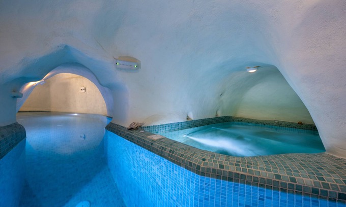 Messaria House | Mystagoge cave pool/jacuzzi, cellar and hammam