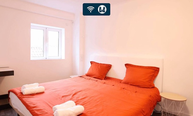 Montalegre e Padroso Apartment | MyStay - Casa Miná 2 | Double room in historic center