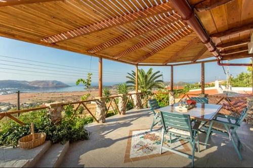 Anavyssos House | Nadia's Traditional Greek House